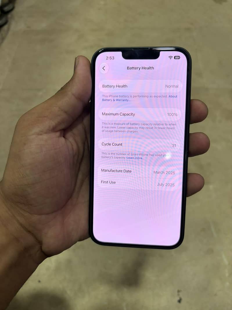Apple iPhone 16e 1