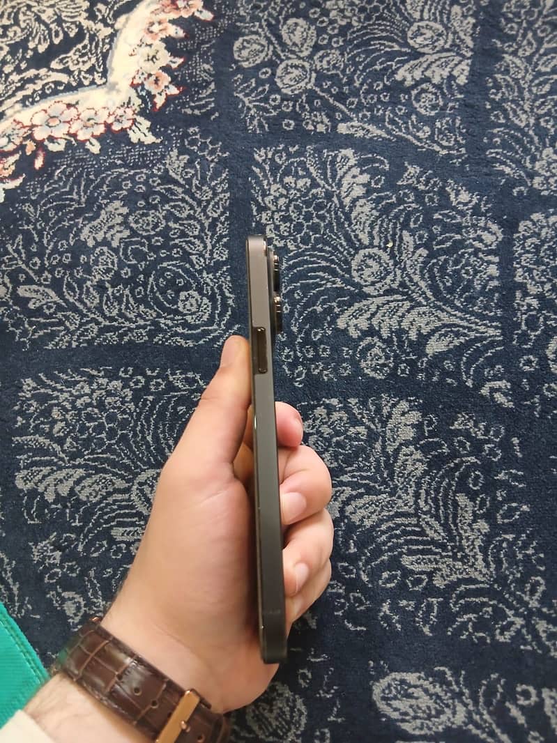 Apple iPhone 14 Pro Max 1