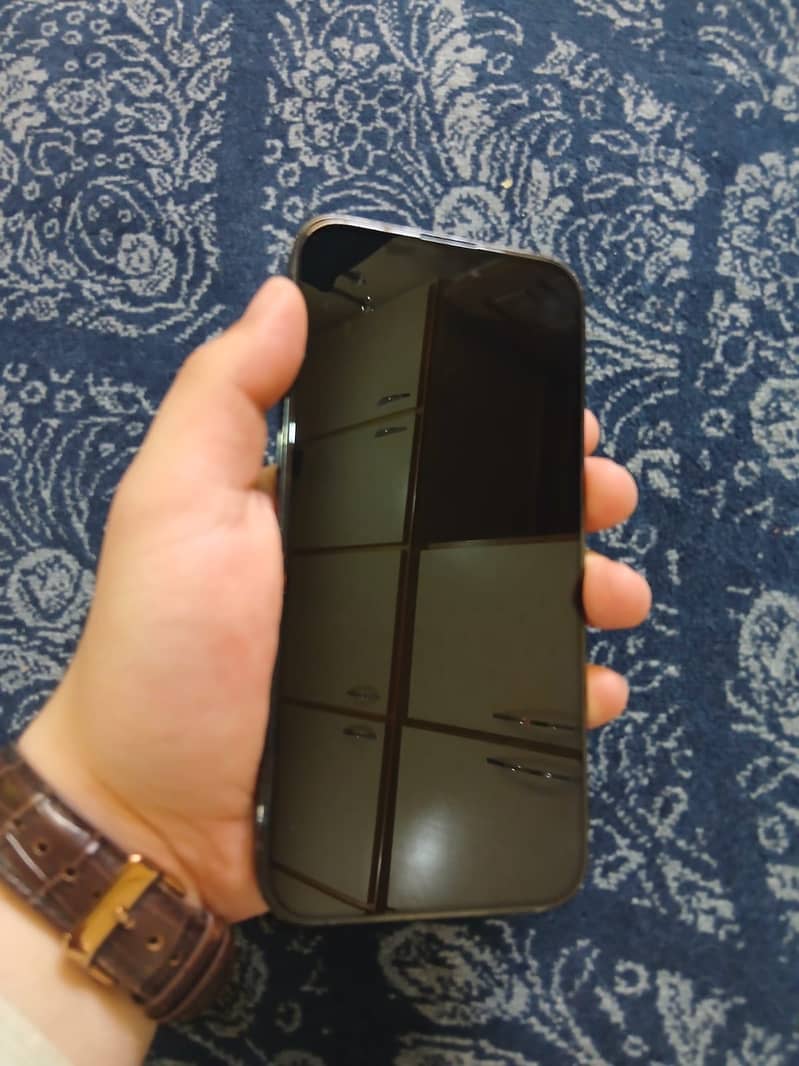 Apple iPhone 14 Pro Max 4