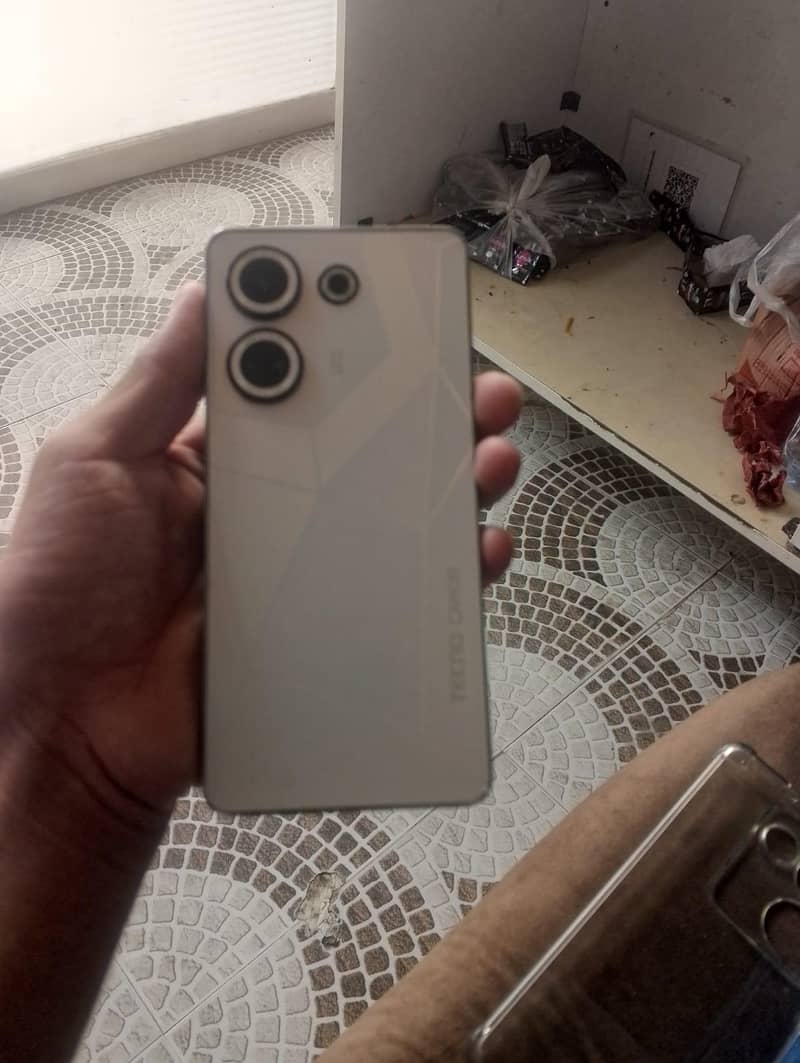 Tecno CAMON 20 2