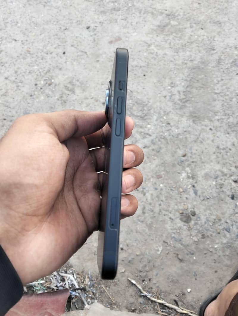 Apple iPhone 13 1
