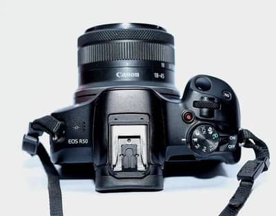 Canon R50