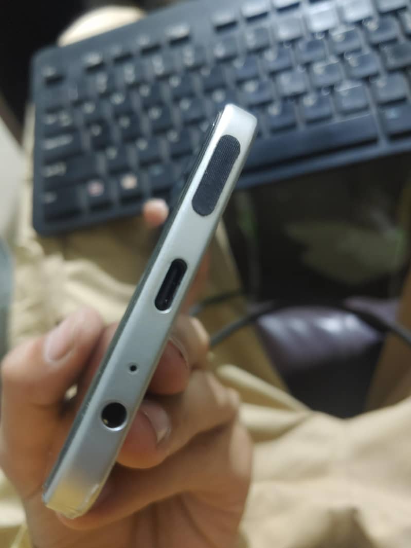 Tecno Spark 40 Pro 4