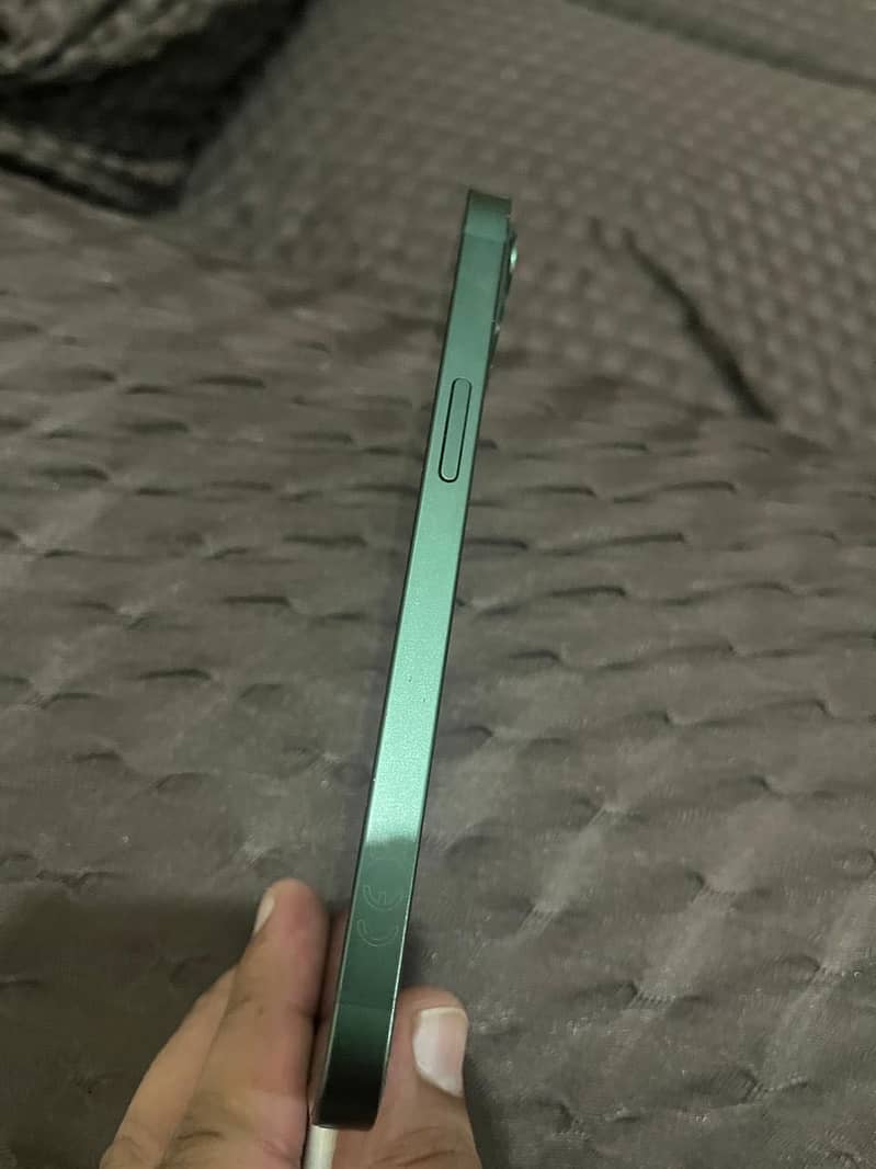 Apple iPhone 13 1