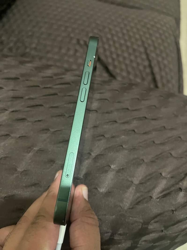 Apple iPhone 13 3