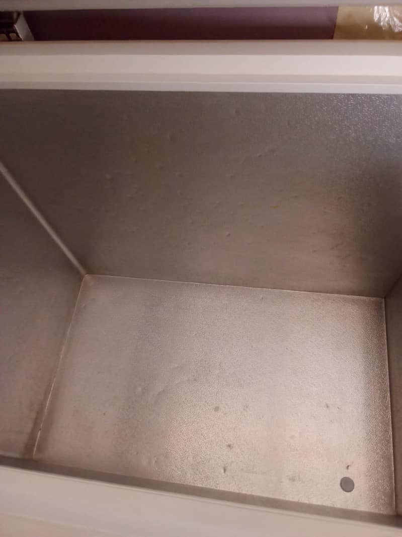 deep frezer. . one month used 2