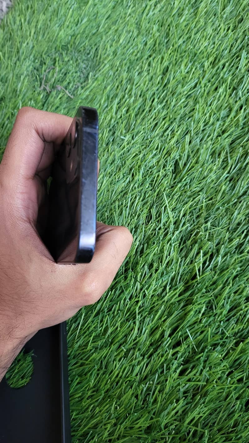 Apple iPhone 12 8