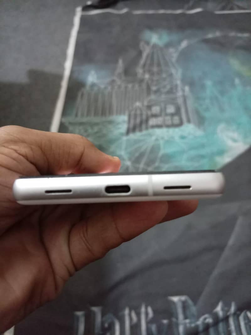 Google Pixel 7a 4