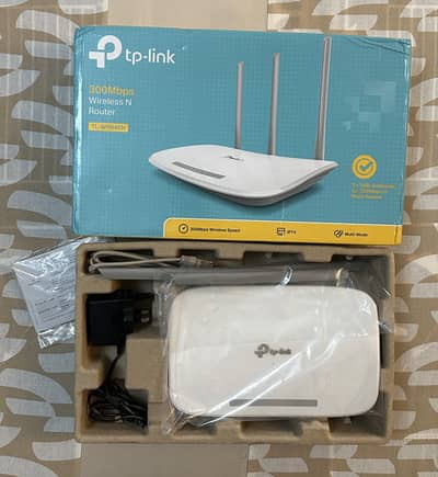 Tp-link wifi router TL-WR845N almost brand new