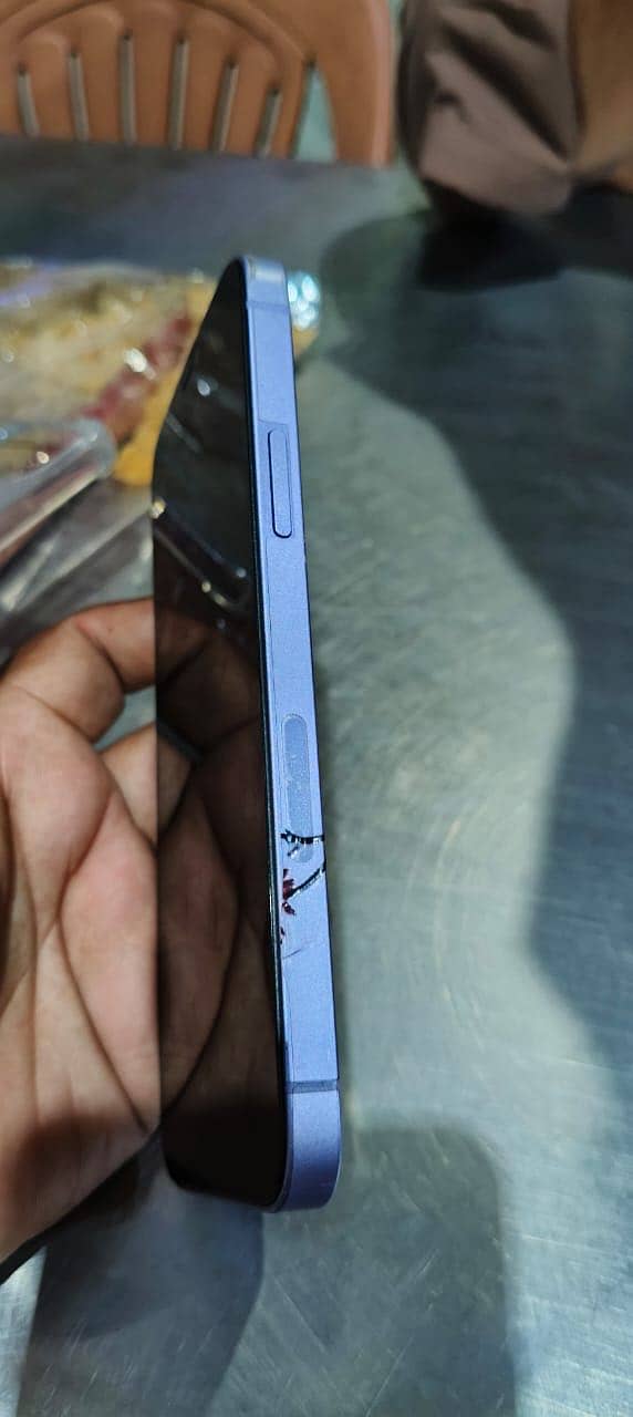 Apple iPhone 12 2