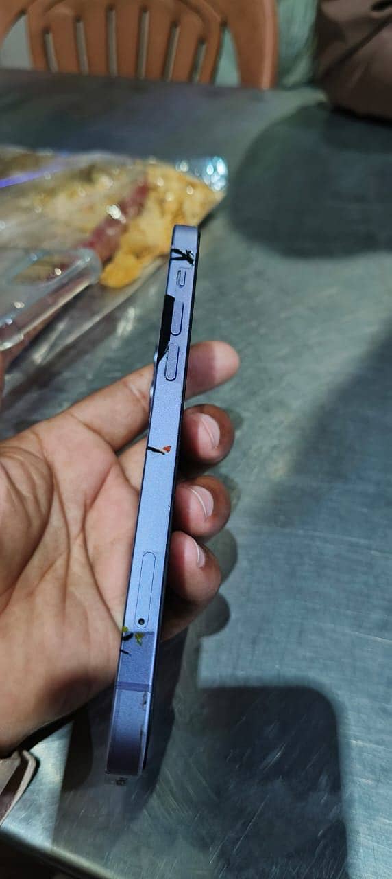 Apple iPhone 12 3