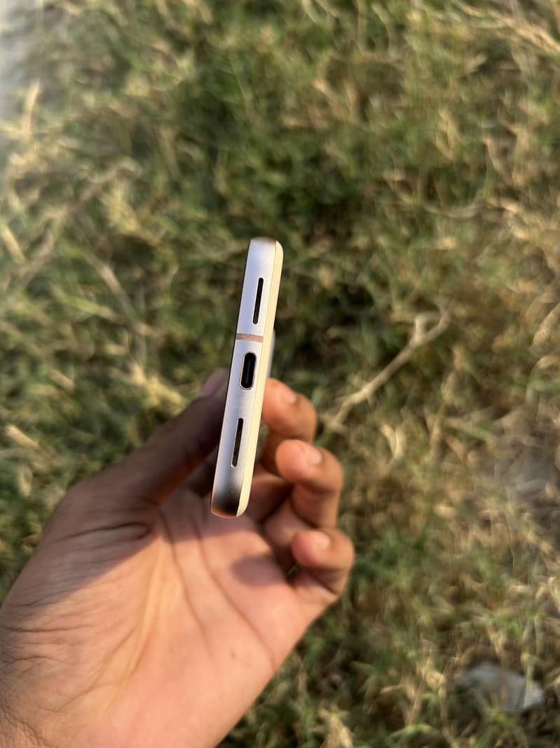 Google Pixel 8 2