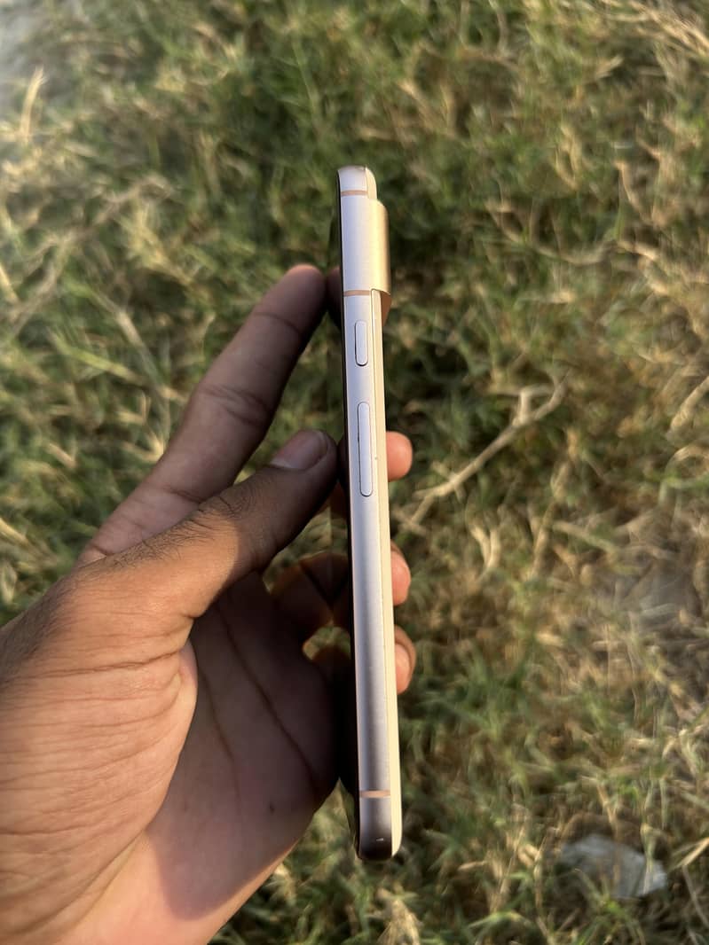 Google Pixel 8 3