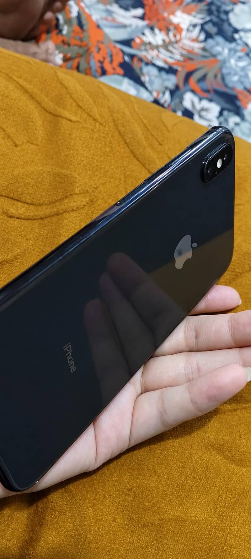 Apple iPhone XS Max 0