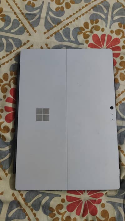 Microsoft Surface Book | Core i5 | 8GB RAM | 256GB SSD | Touchscreen