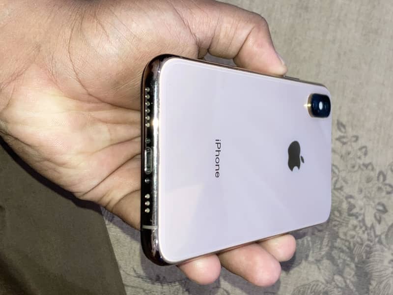Apple iPhone XS 3