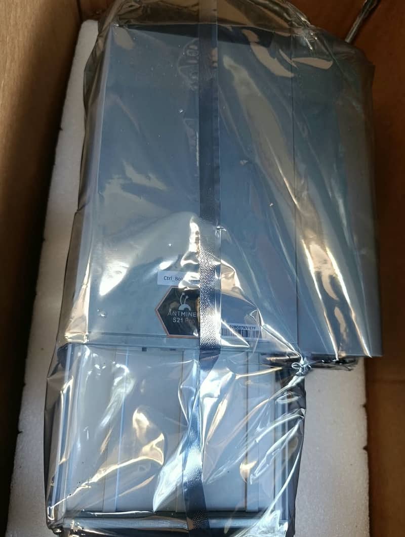 Bitmain Antminer S21 Pro (234TH/s) - Servers - 1112213929