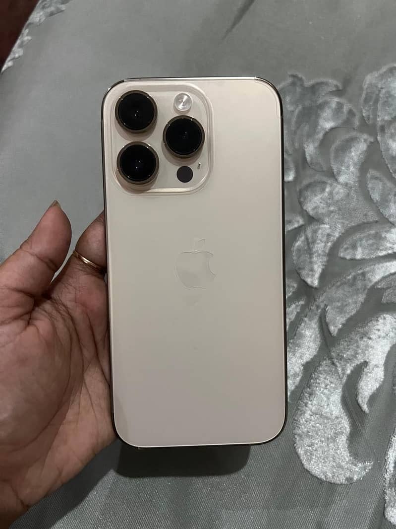 Apple iPhone 14 Pro 0