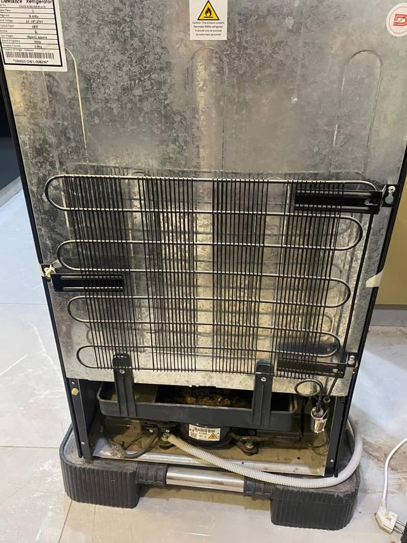 Dawlance mini fridge 1