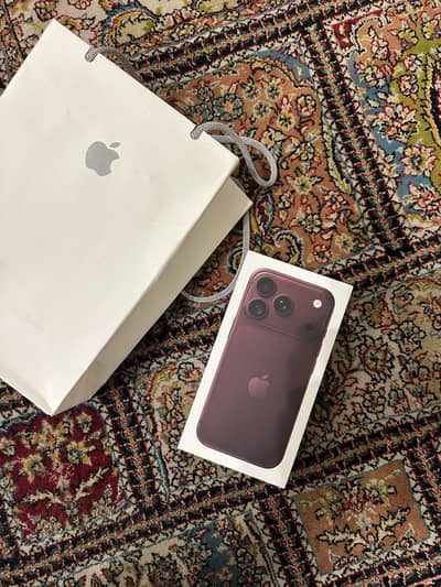 Apple iPhone 18 Pro burgundy