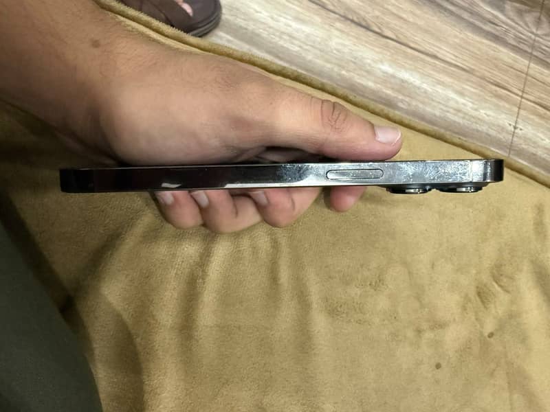 Apple iPhone 13 Pro 1