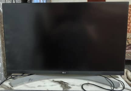 LG UltraFine 27UL850-W 27" 4K UHD IPS HDR Monitor