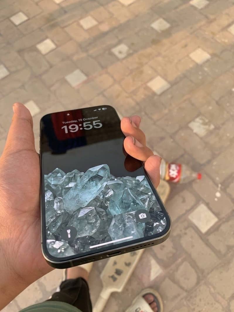 Apple iPhone 15 Pro 0