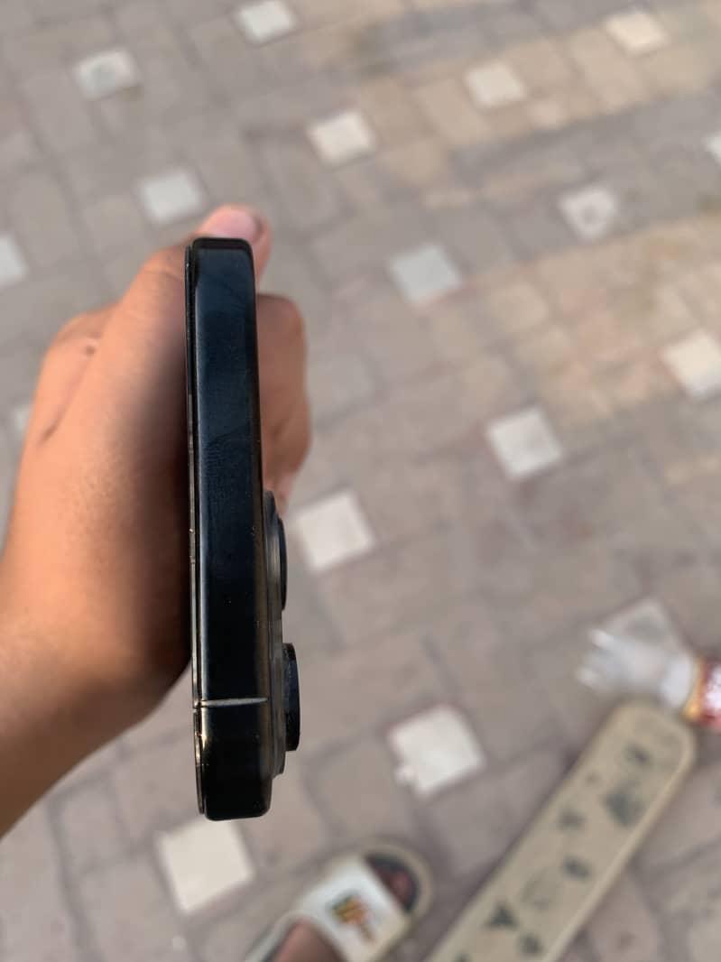 Apple iPhone 15 Pro 1