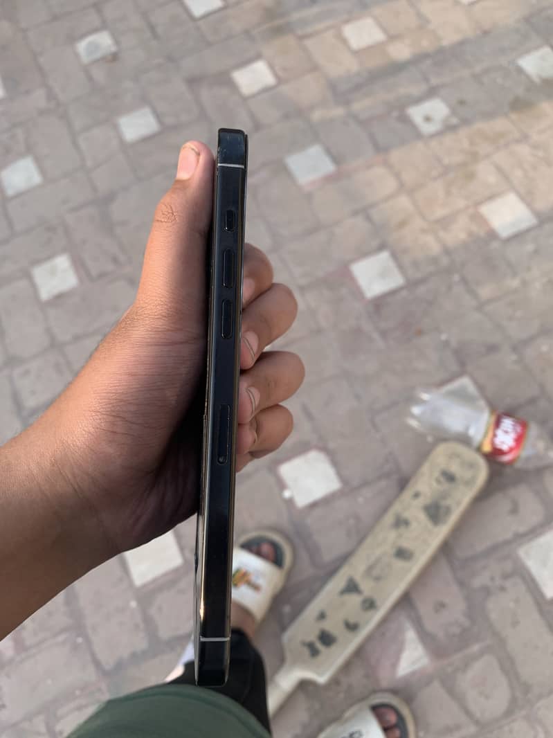 Apple iPhone 15 Pro 7