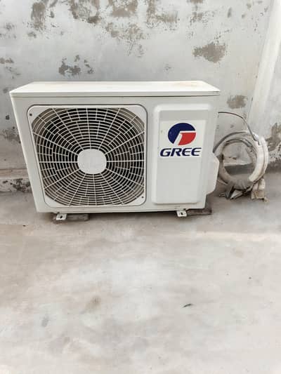 GREE LOMO 1.5 Ton Non-Inverter AC for Sale – Rs. 50,000