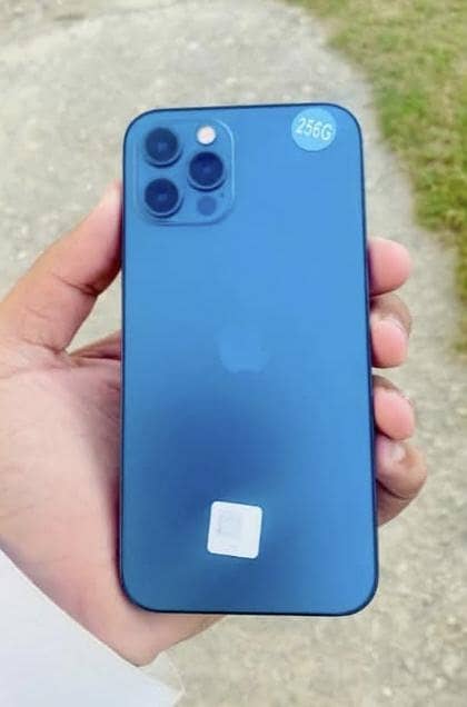 Apple iPhone 12 Pro 3