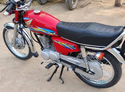 Honda CG125 bike