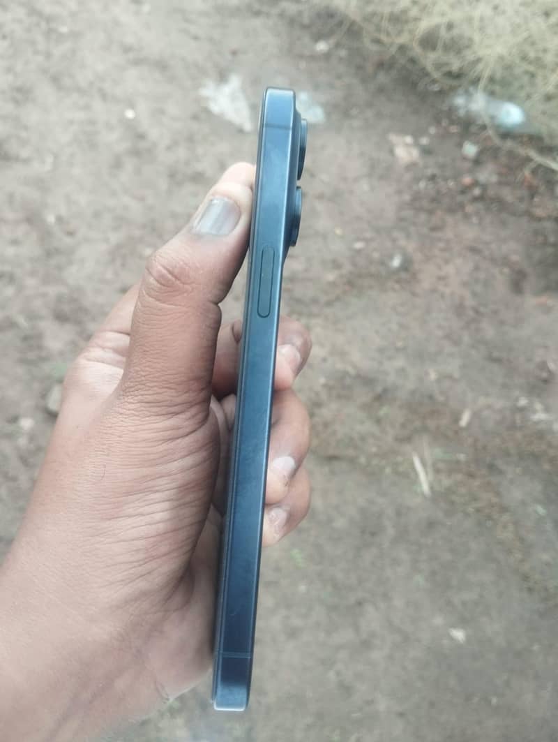 Apple iPhone 15 Pro Max 2
