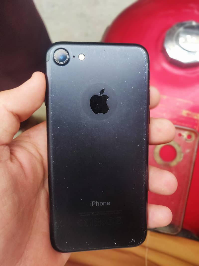 Apple iPhone 7 0
