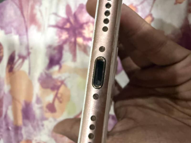 Apple iPhone 8 Plus 4