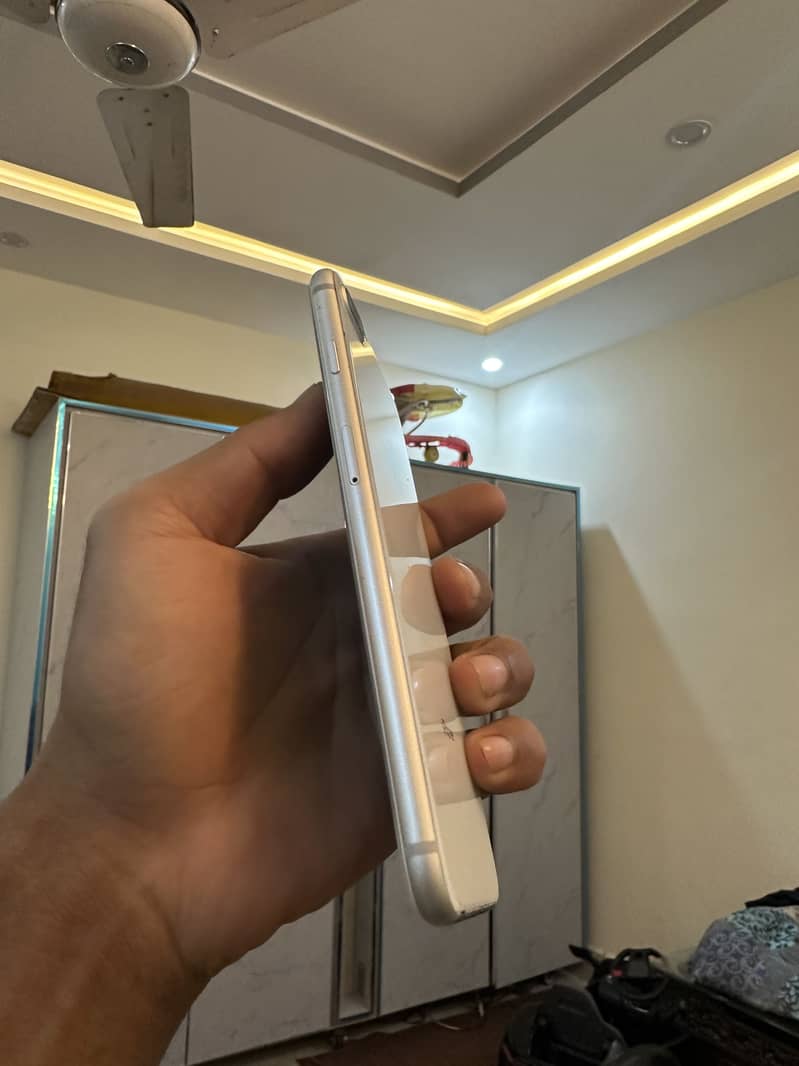 Apple iPhone 8 Plus 1