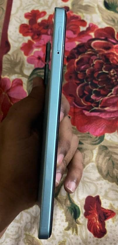 Tecno Spark Go 2 1