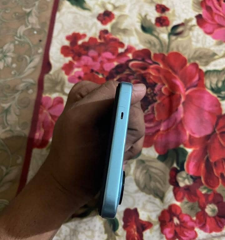 Tecno Spark Go 2 3