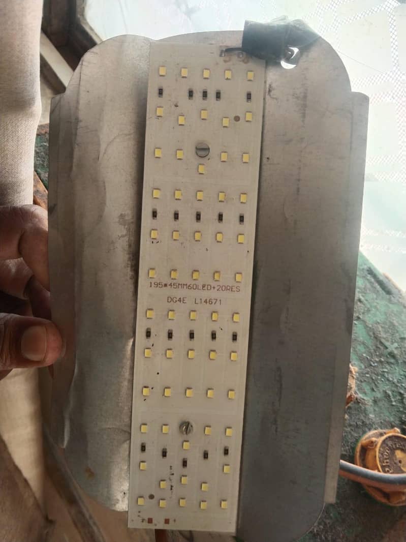 solar panel 335 watt +simtek mop controller 20A 6