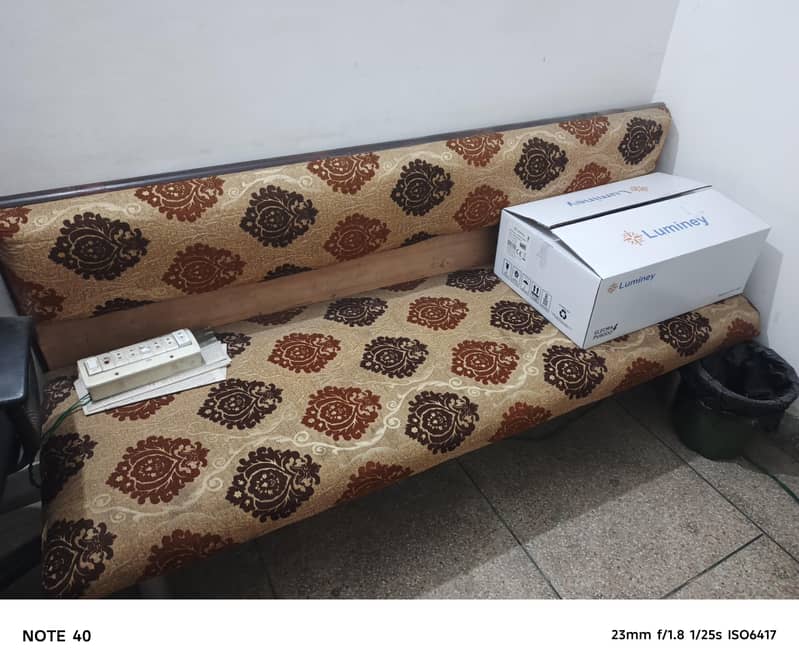 3 seater sofa 0