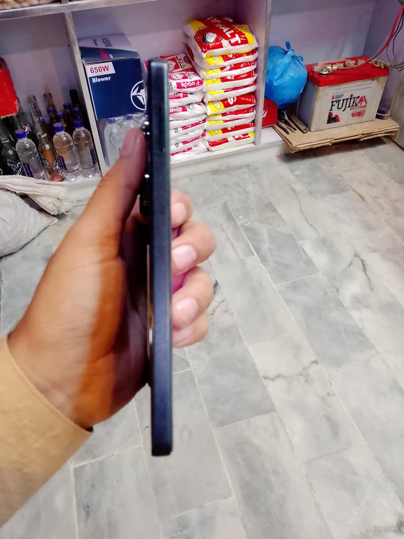 Xiaomi Redmi Note 13 Pro 3