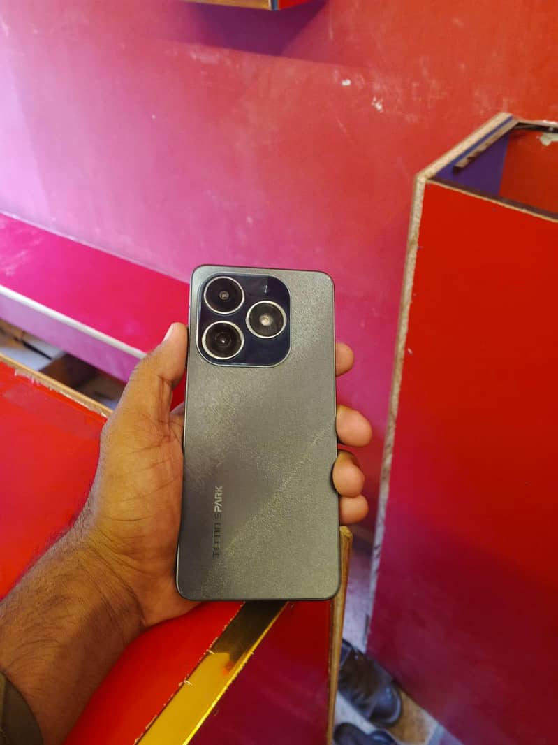 Tecno Spark 20 3