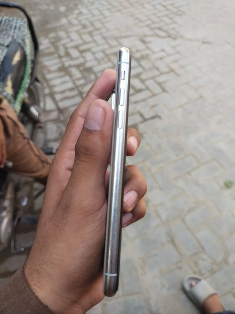 Apple iPhone X 2