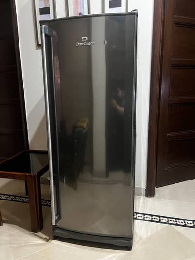 Dawlance vertical freezer