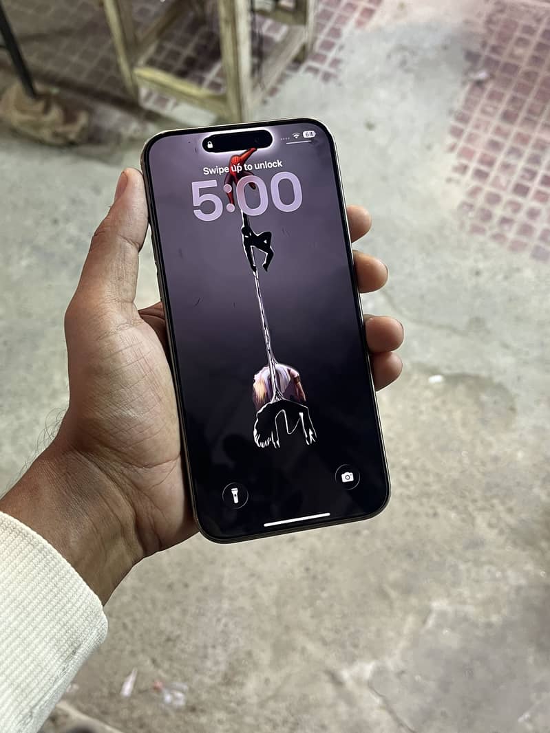 Apple iPhone 15 Pro Max 2