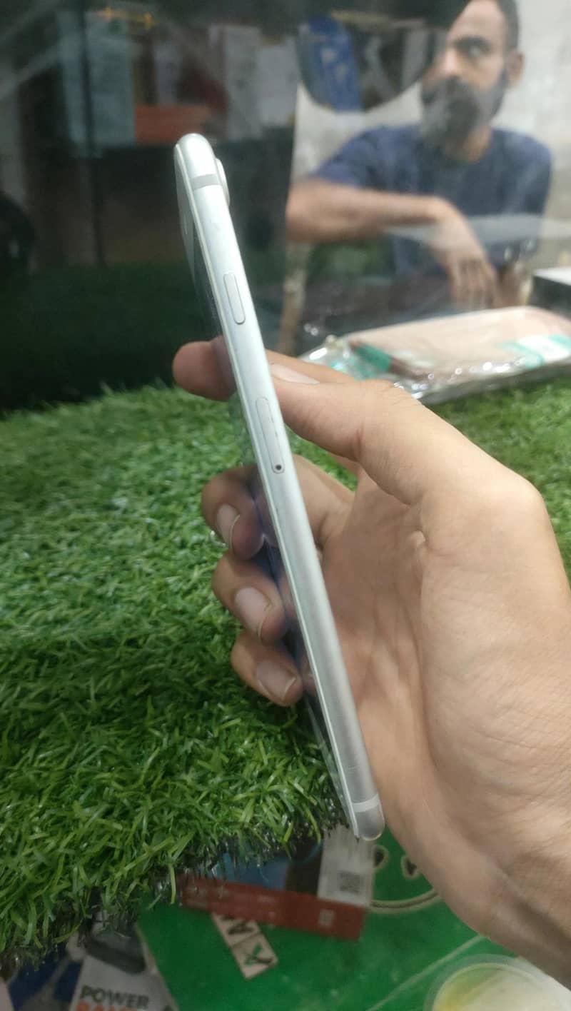 Apple iPhone 7 Plus 1