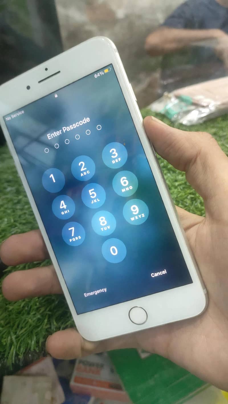 Apple iPhone 7 Plus 2