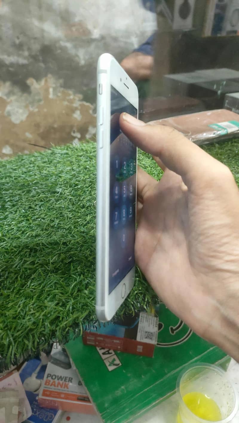 Apple iPhone 7 Plus 3