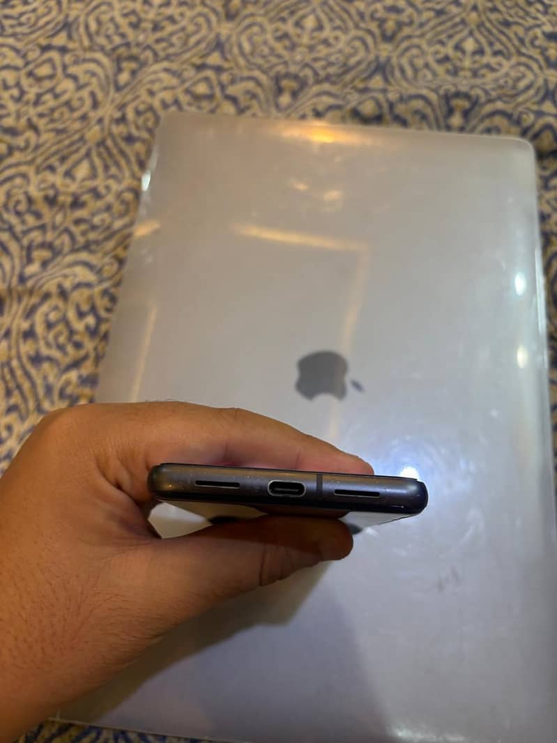 Google Pixel 7 4