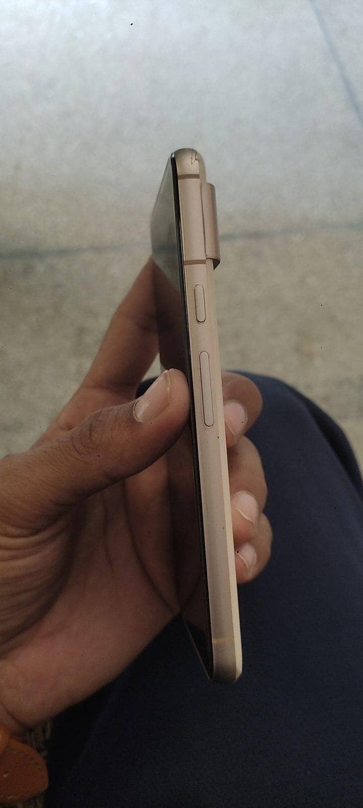 Google Pixel 8 4
